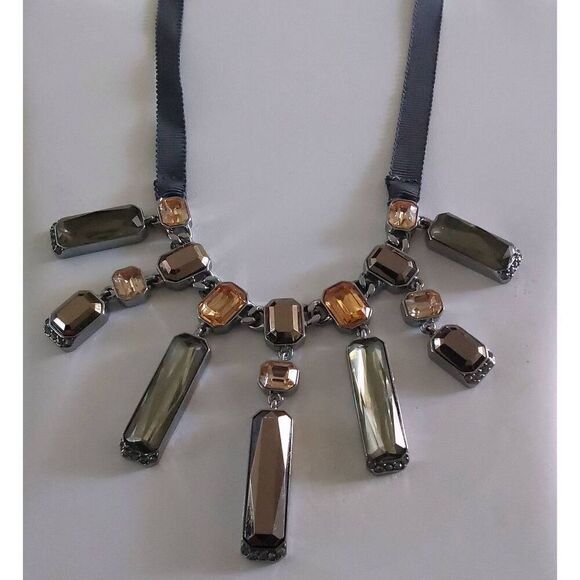Signed VERA WANG Silver Ribbon & Multi Color Rhinestone Chunky Bib Necklace - Picture 1 of 4